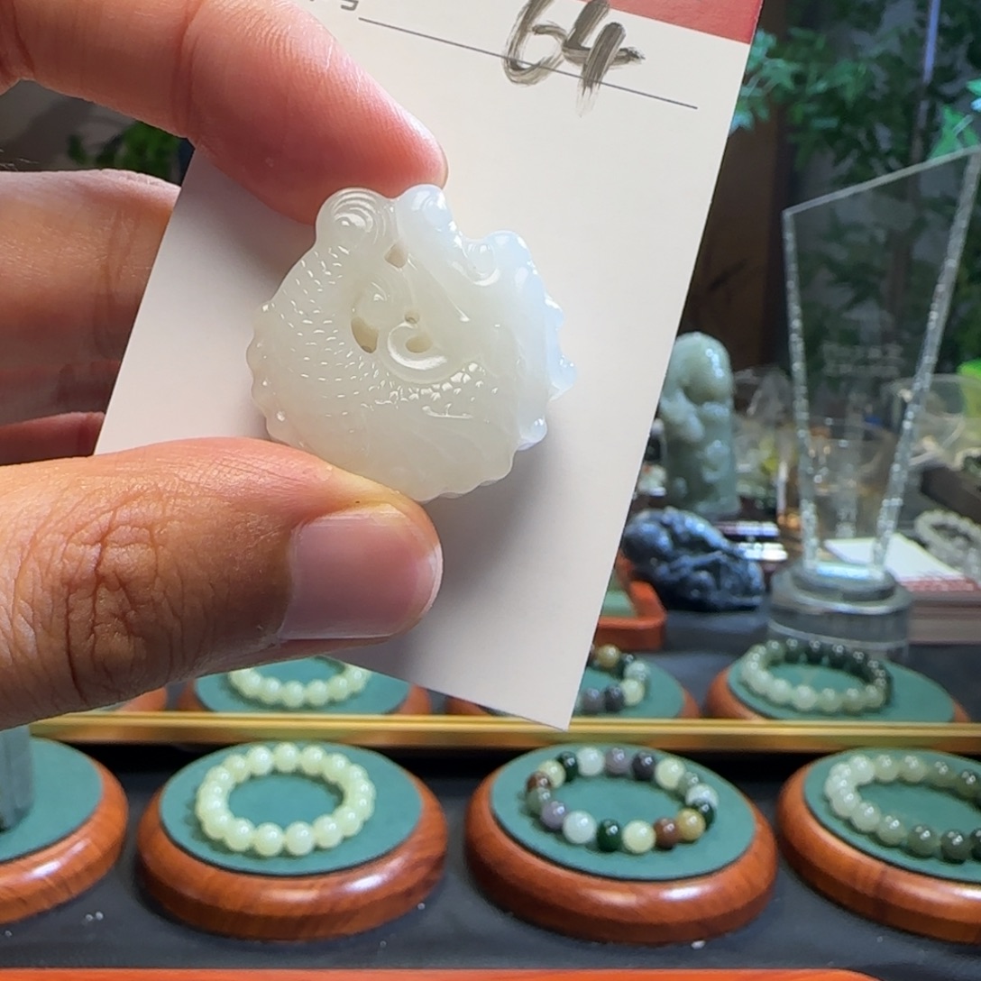 和田玉（糖玉）未镶嵌颈饰
