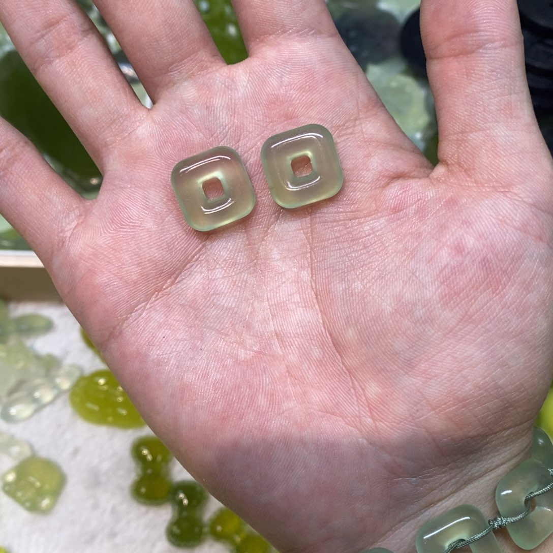 岫玉未镶嵌吊坠(不含链)