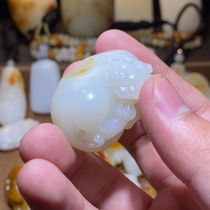 和田玉颈饰未镶嵌亿*张