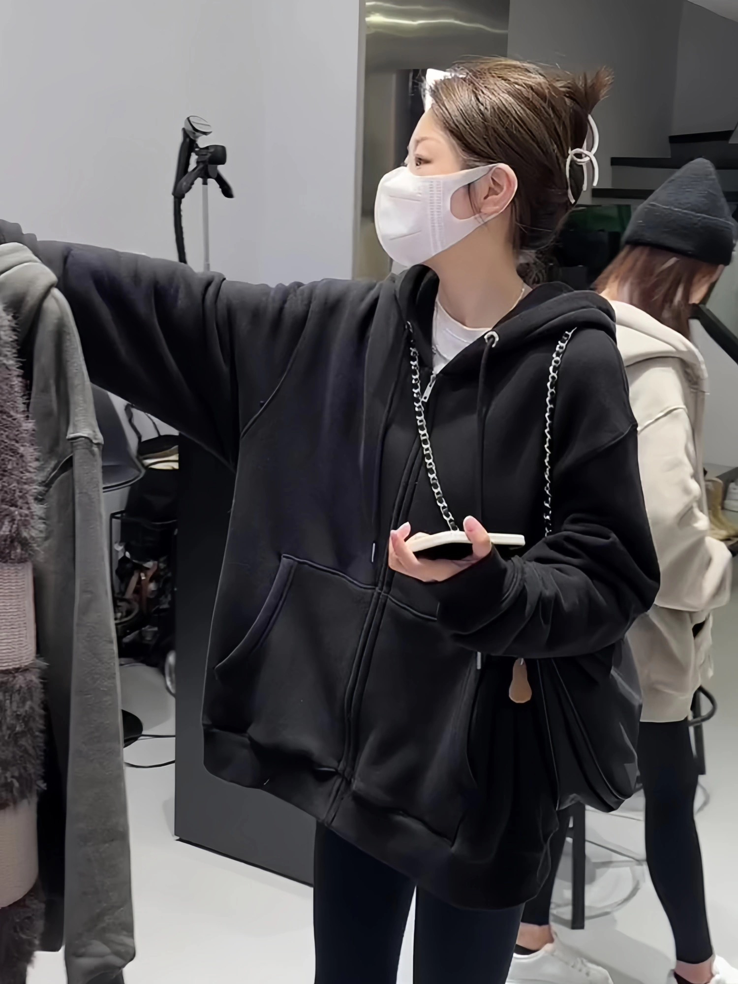 秋冬新款加绒加厚韩版宽松大版后背字母卫衣休闲时尚拉链开衫外套