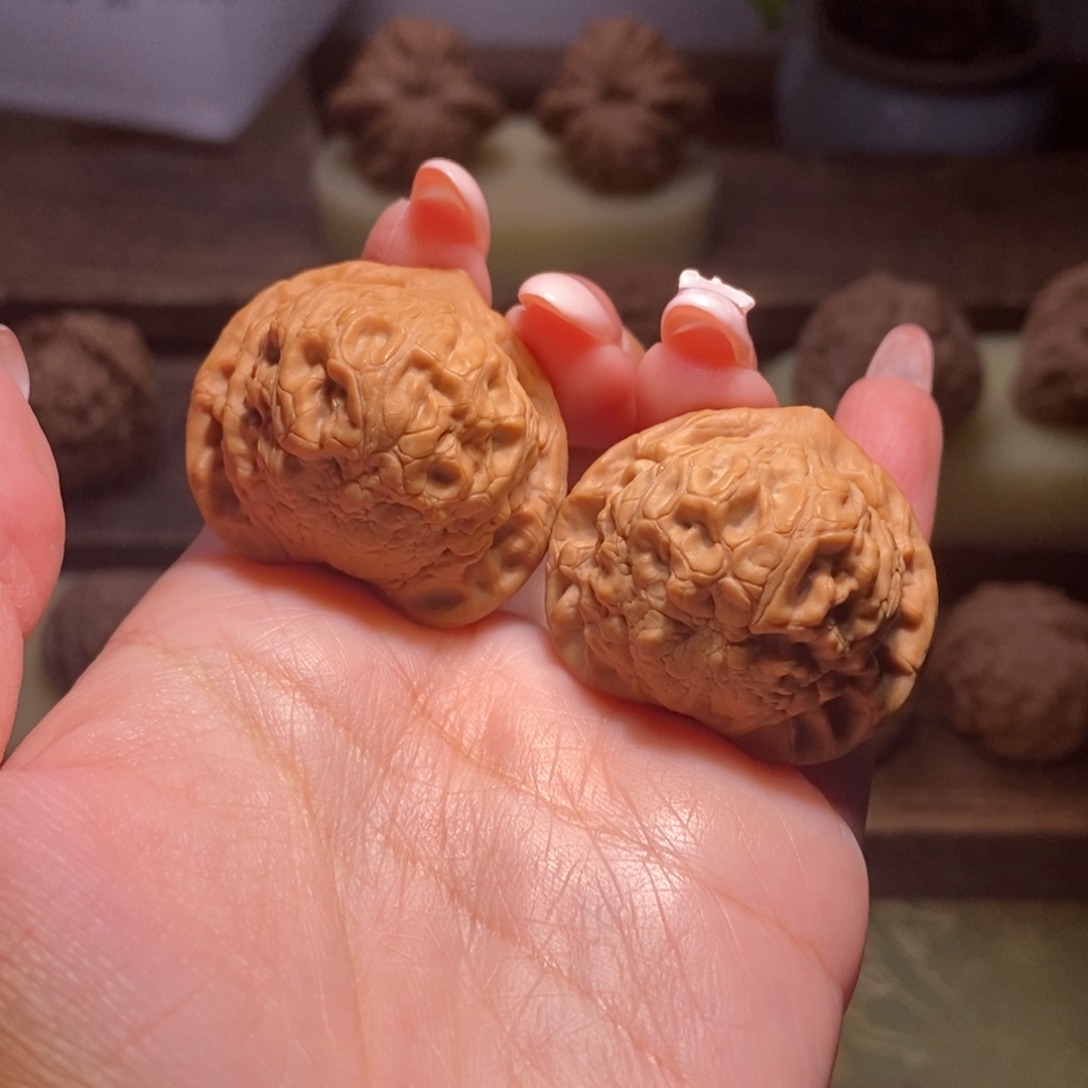 文玩核桃吊坠全品34小金鱼手捻精品