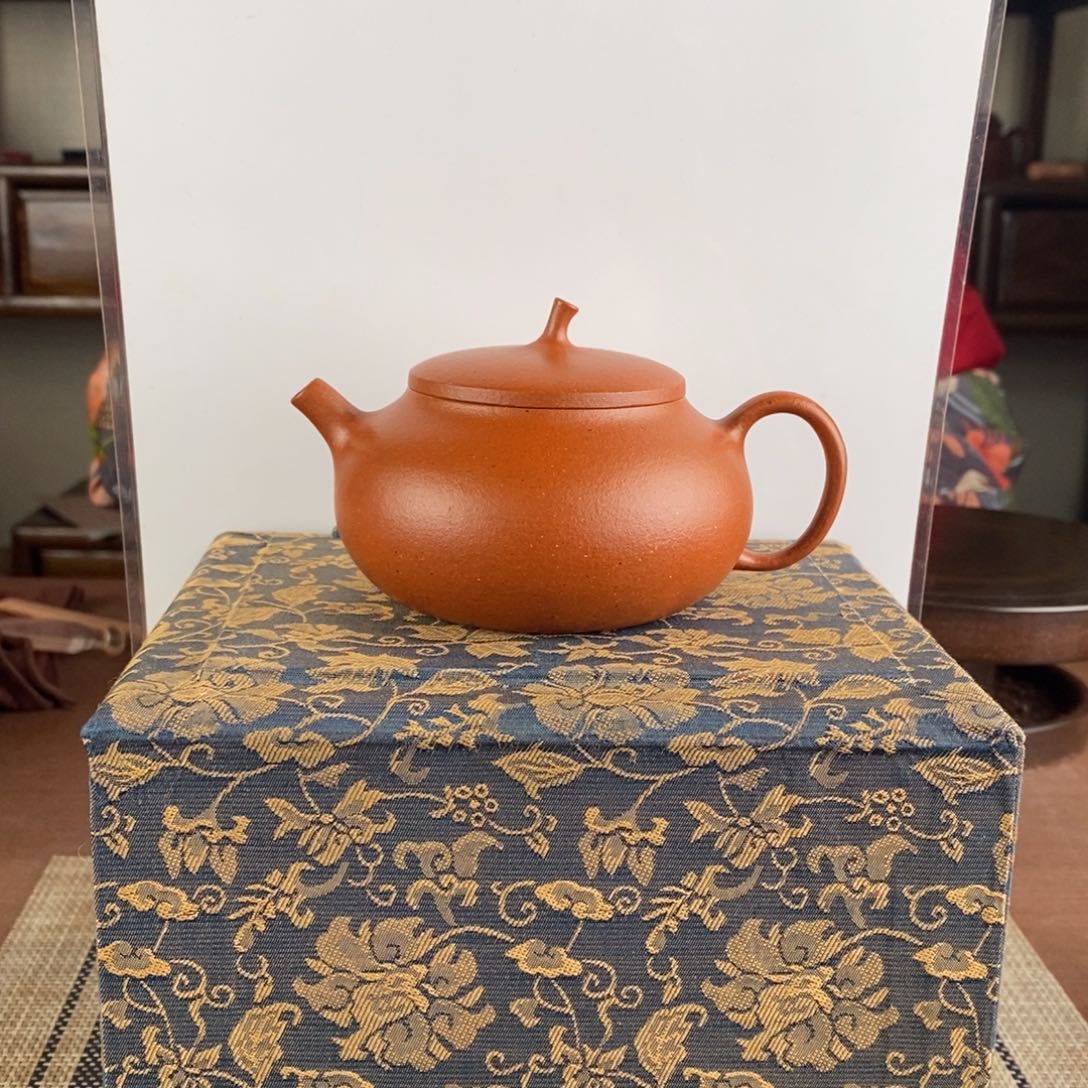 紫砂茶壶辰*?宜兴紫砂工艺美术精品