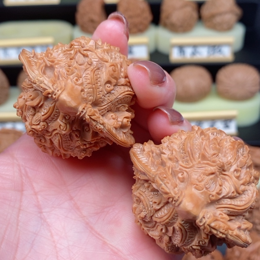 【闪购商品】文玩核桃吊坠九龙