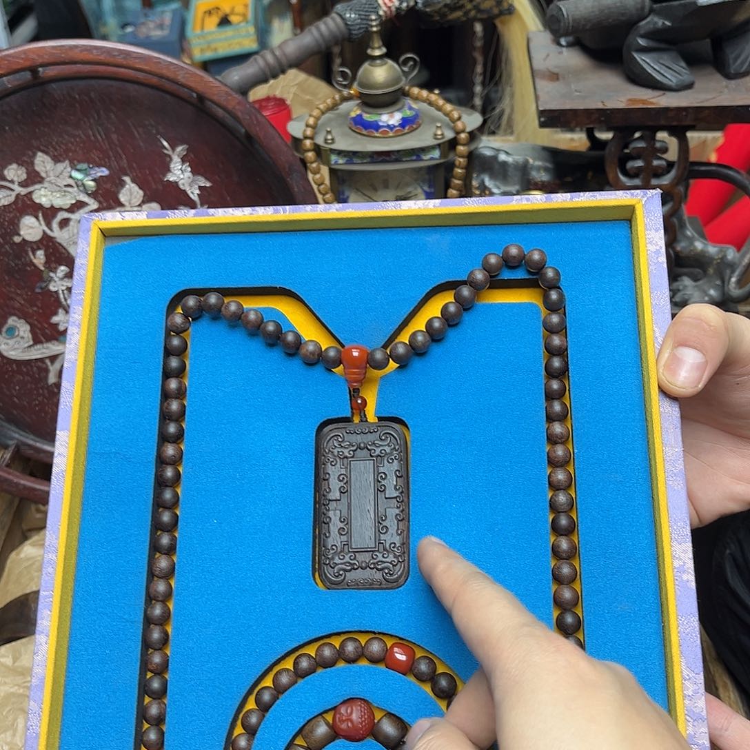 大叶紫檀（黑酸枝木类）