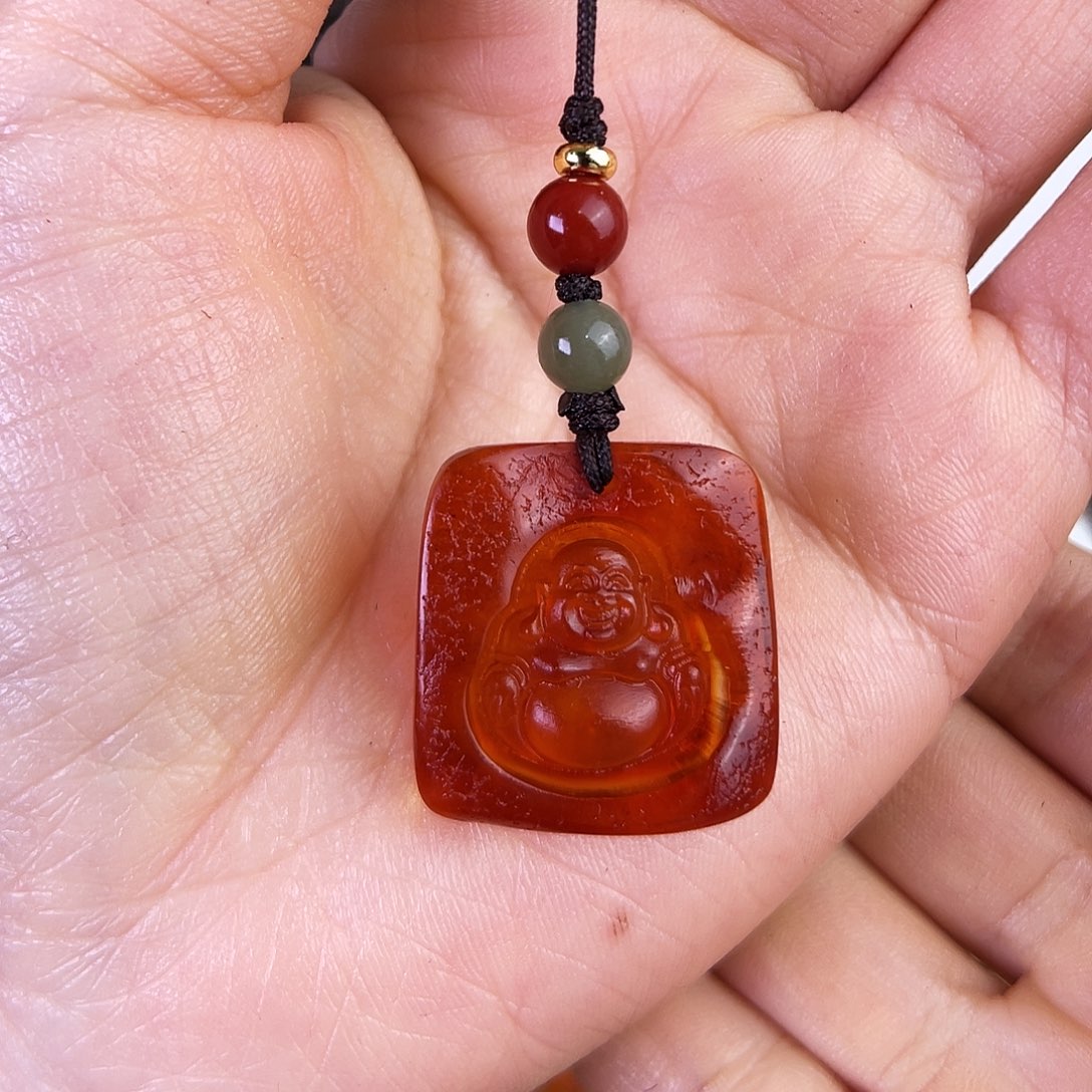 琥珀珠宝奇石未镶嵌。