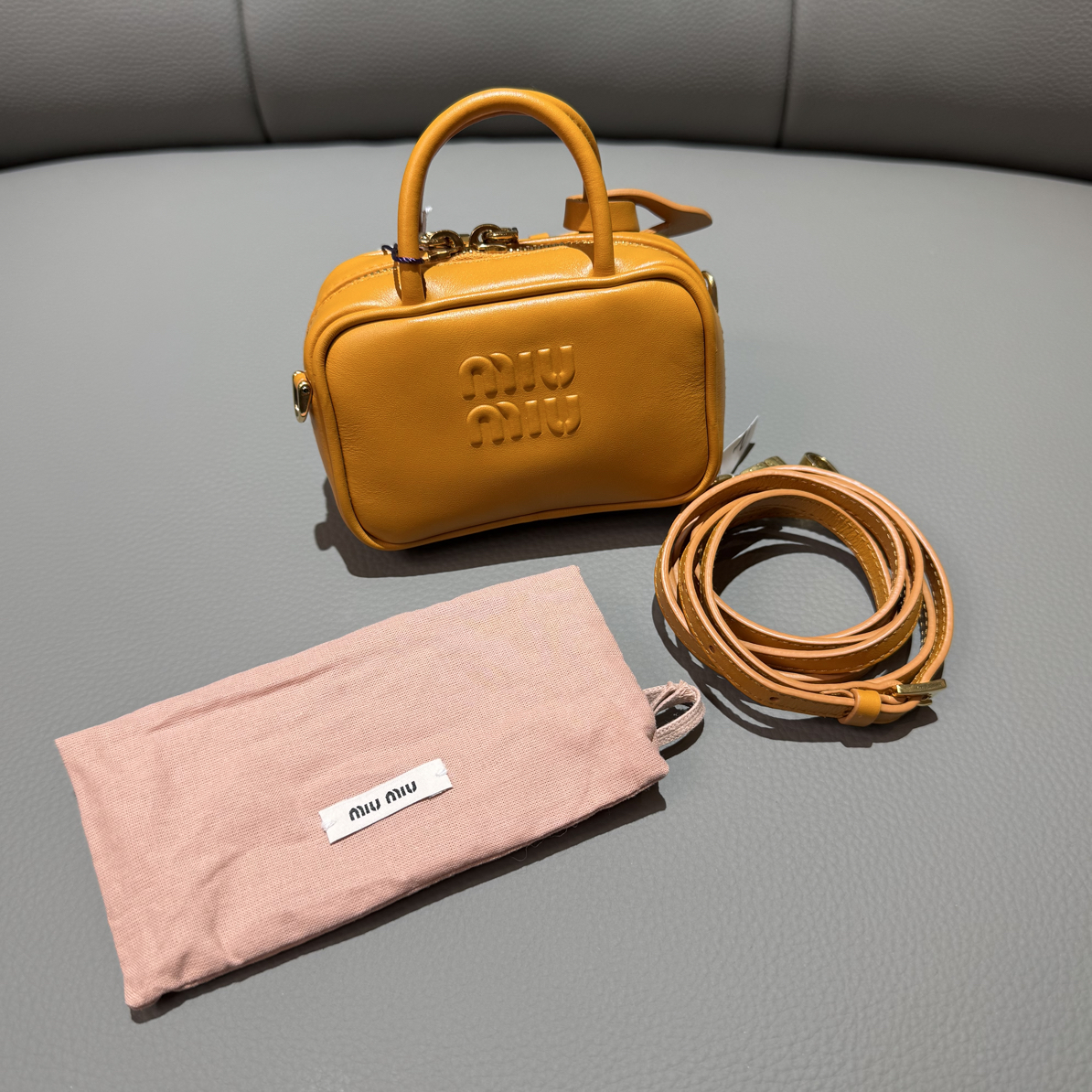 未使用 MIU MIU/缪缪 缪缪新款mini手提斜挎包