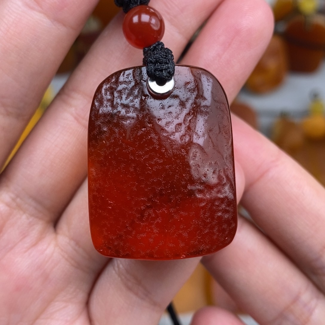 未镶嵌吊坠(赠链)琥珀