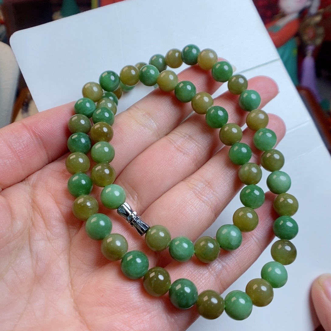 和田玉手链未镶嵌黑羊洞