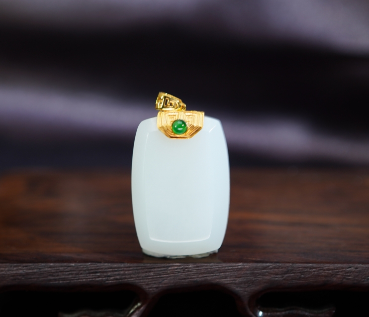 18k和田玉白玉无事牌吊坠  A021802