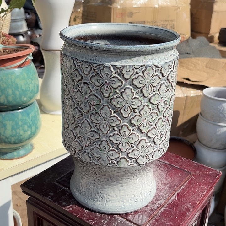 红陶口径20高度30白彩