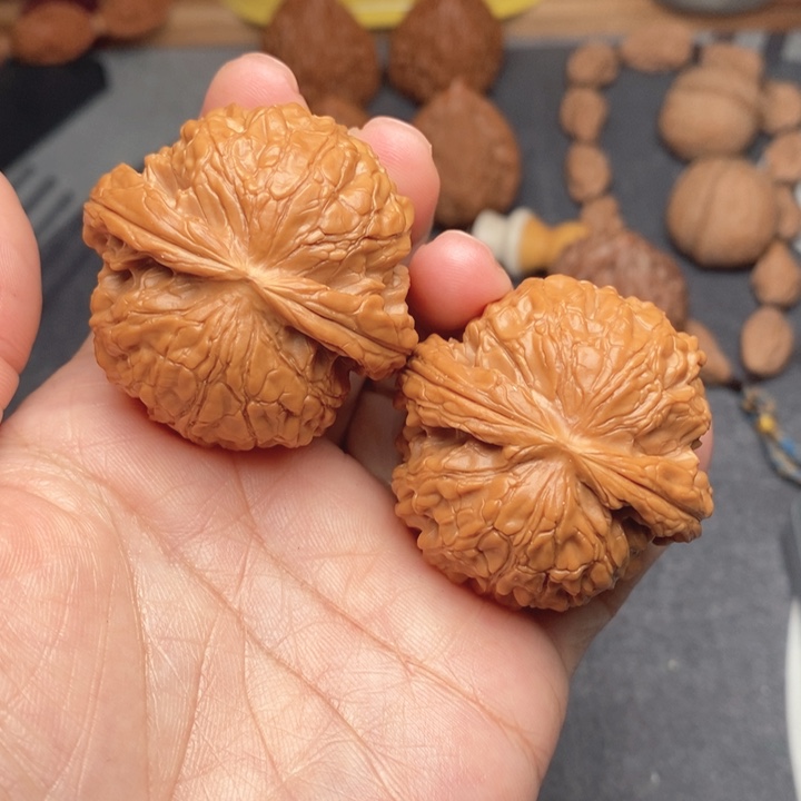 文玩核桃核鼎40边尖有修完美主义不拍