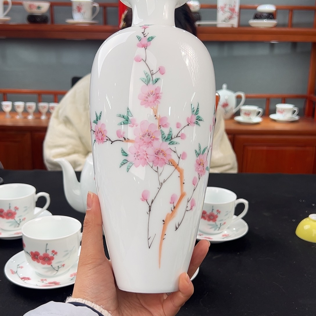 明*滑石子水点桃花赏瓶（带头像）