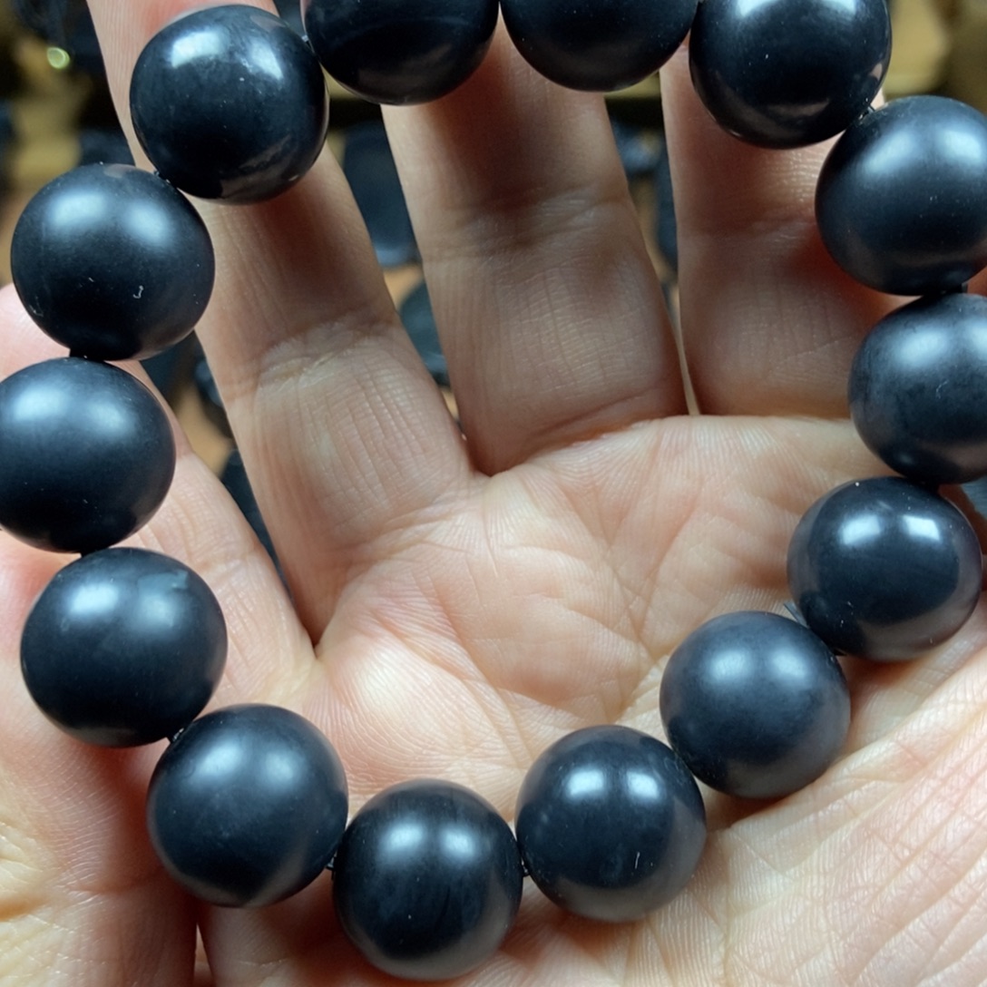 和田玉（墨玉）未镶嵌手链