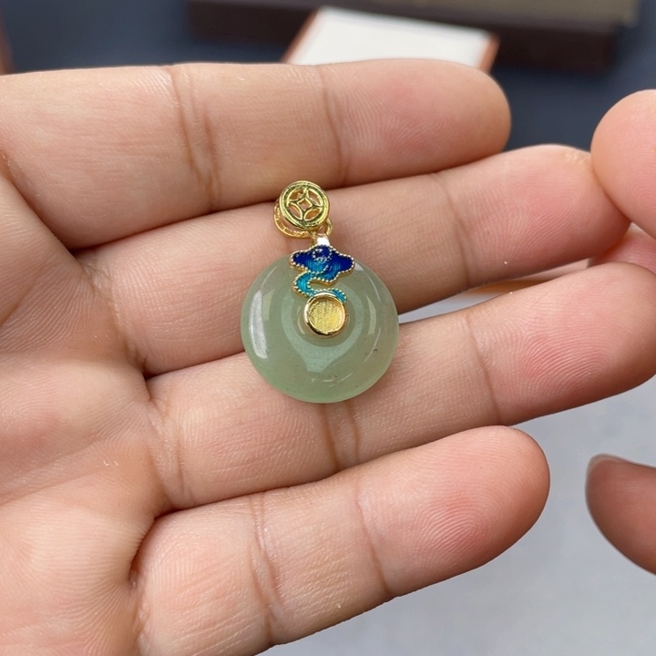 颈饰未镶嵌和田玉