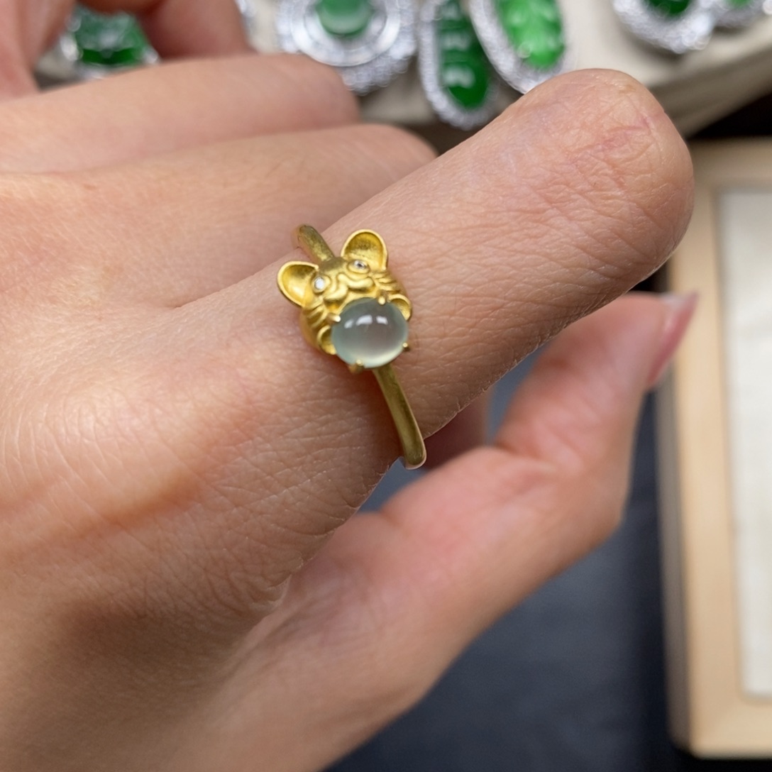 翡翠颈饰未镶嵌翡翠