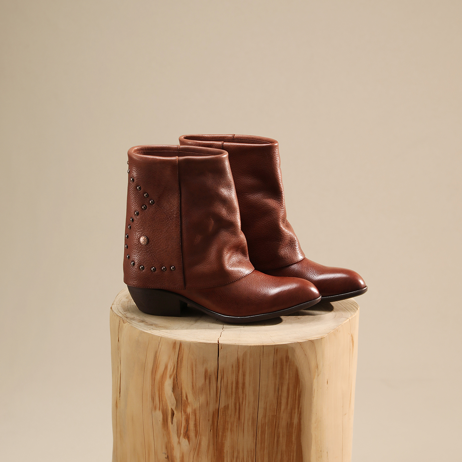  【杨杨粉丝专属】7506-01冬季新款休闲靴时尚百搭洋气水洗真皮短靴