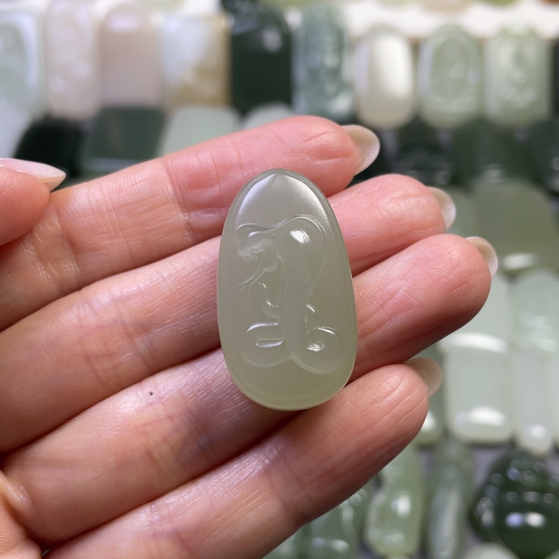 和田玉颈饰未镶嵌