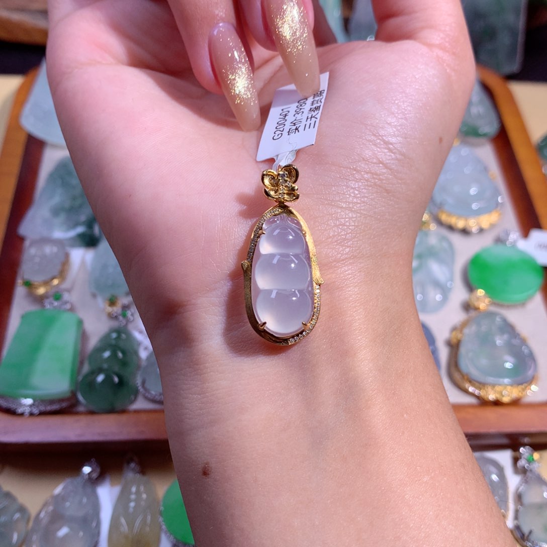 翡翠吊坠(不含链)18K金镶嵌