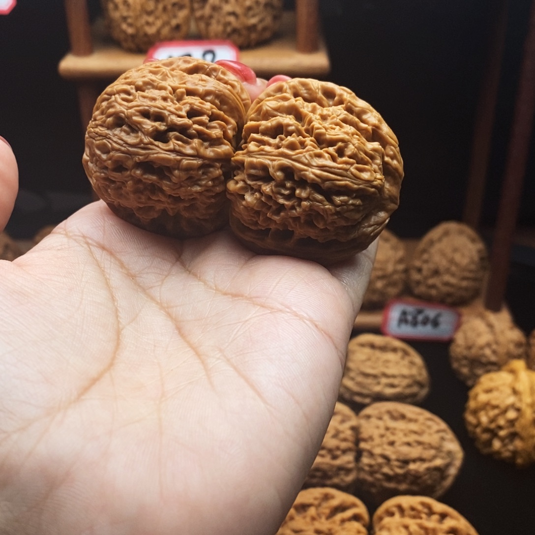文玩核桃吊坠南疆球