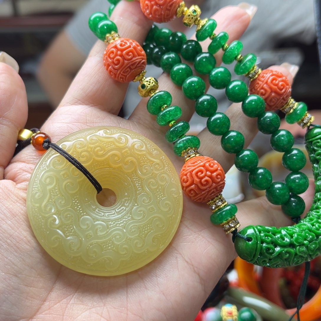 和田玉未镶嵌颈饰