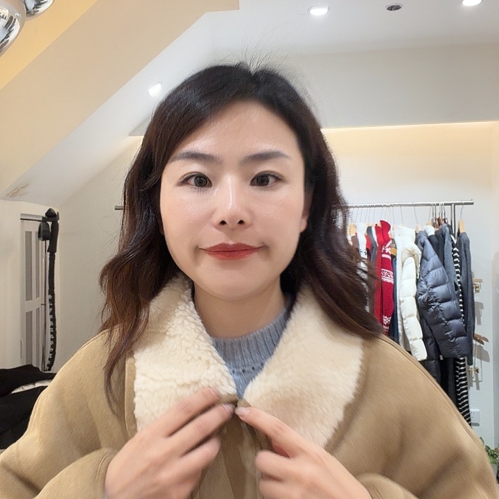 减龄显瘦翻领羊毛外套