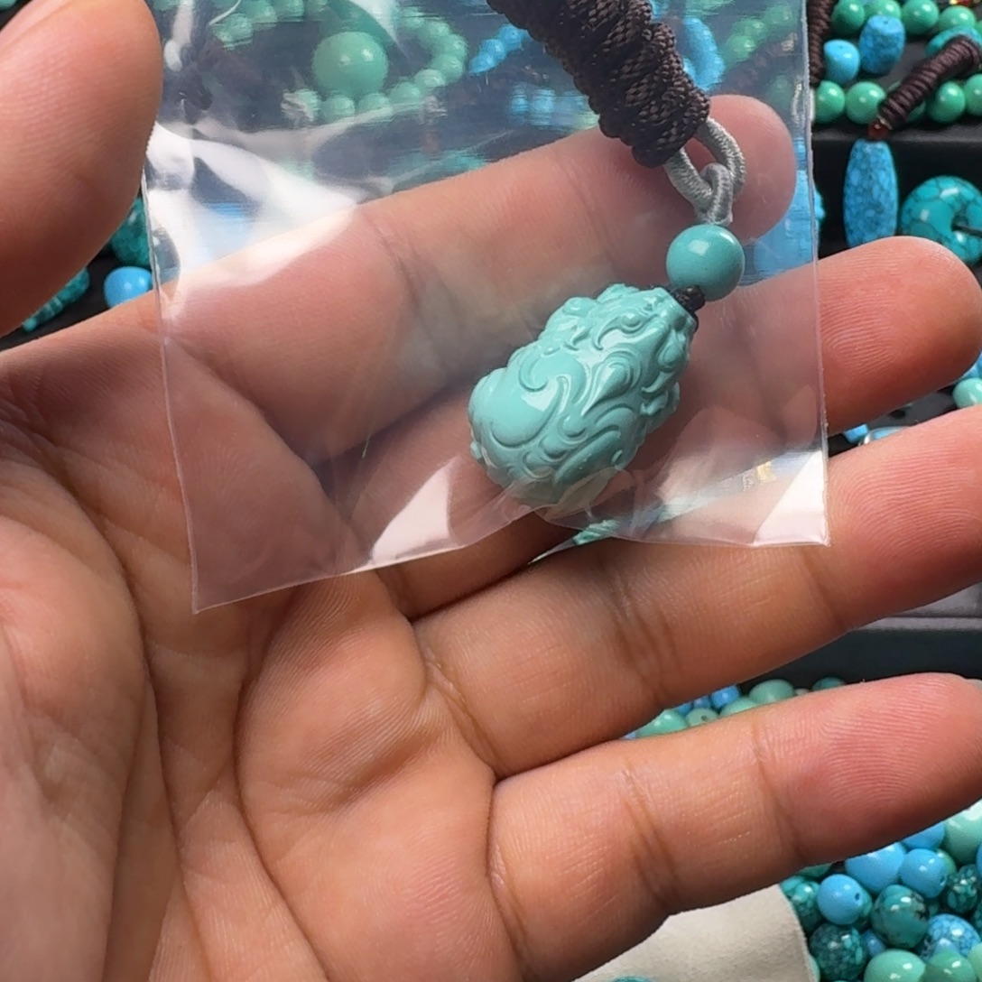 白皮果冻绿貔貅吊坠