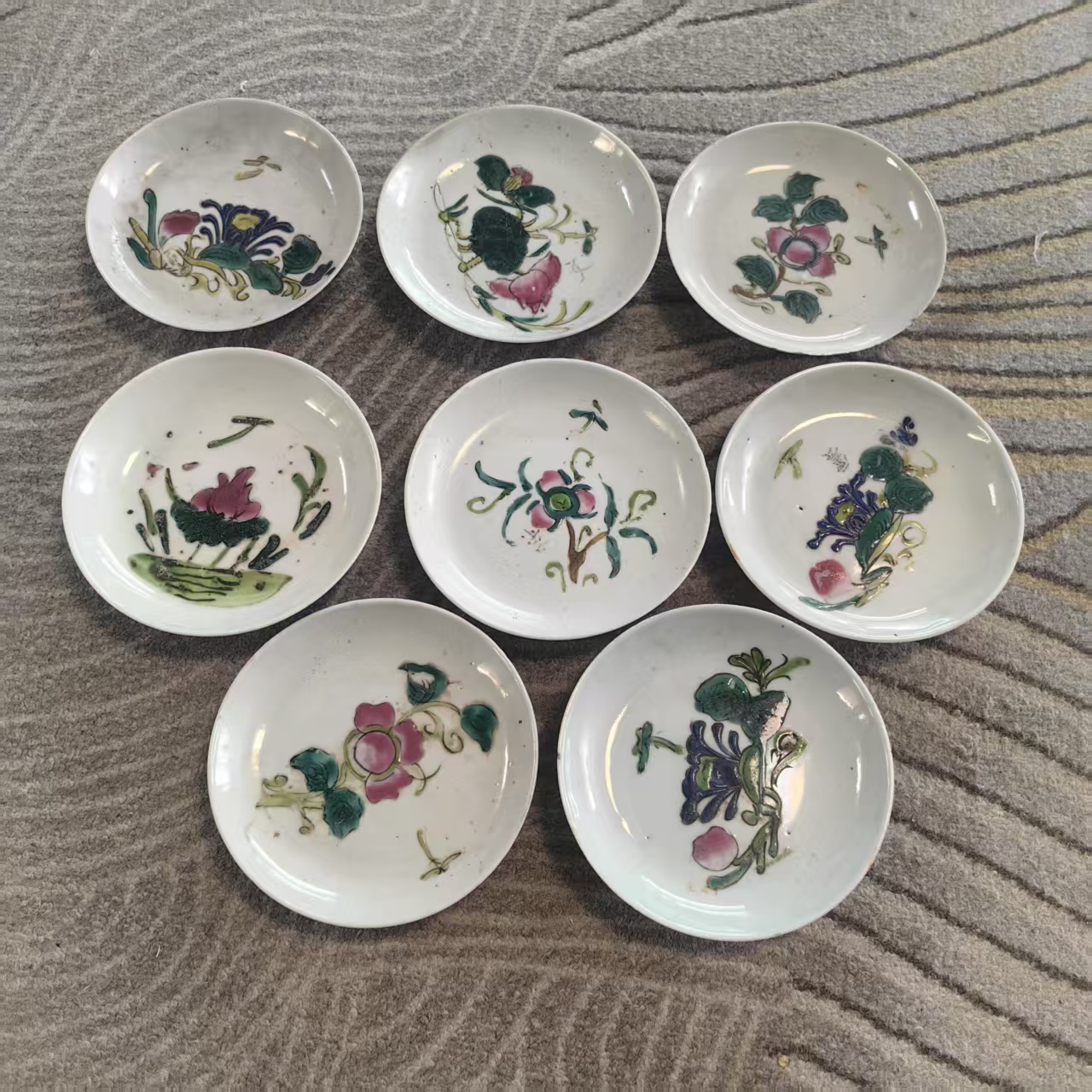 A0146粉彩花卉盘【其一】