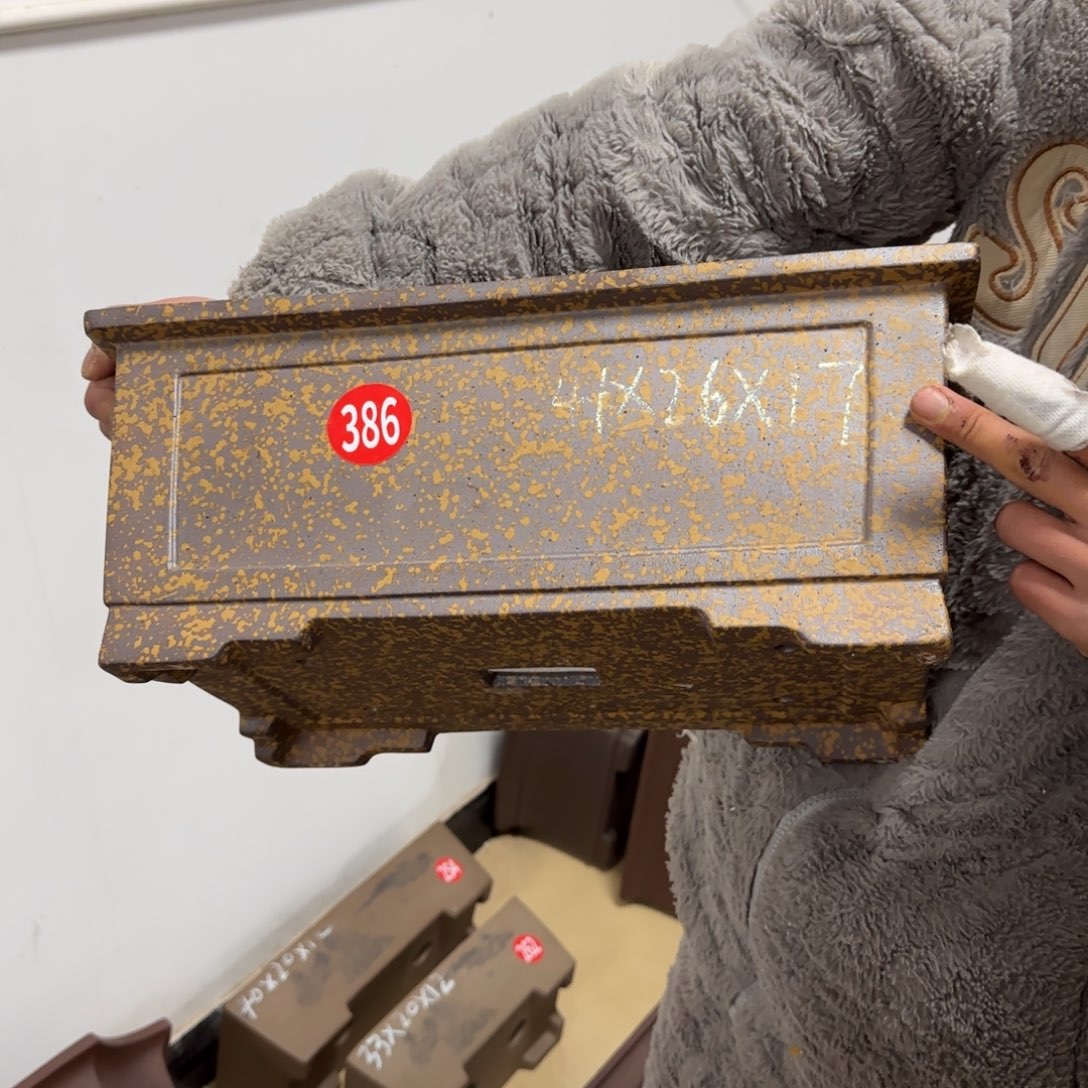 紫砂花盆呜呜呜呜