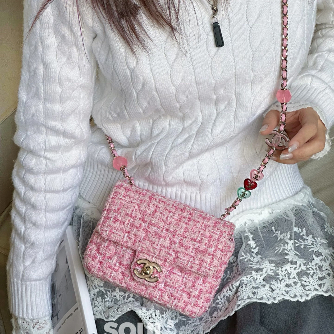 99新 Chanel/香奈儿 99新-23P粉色粗花呢糖果链条方胖子