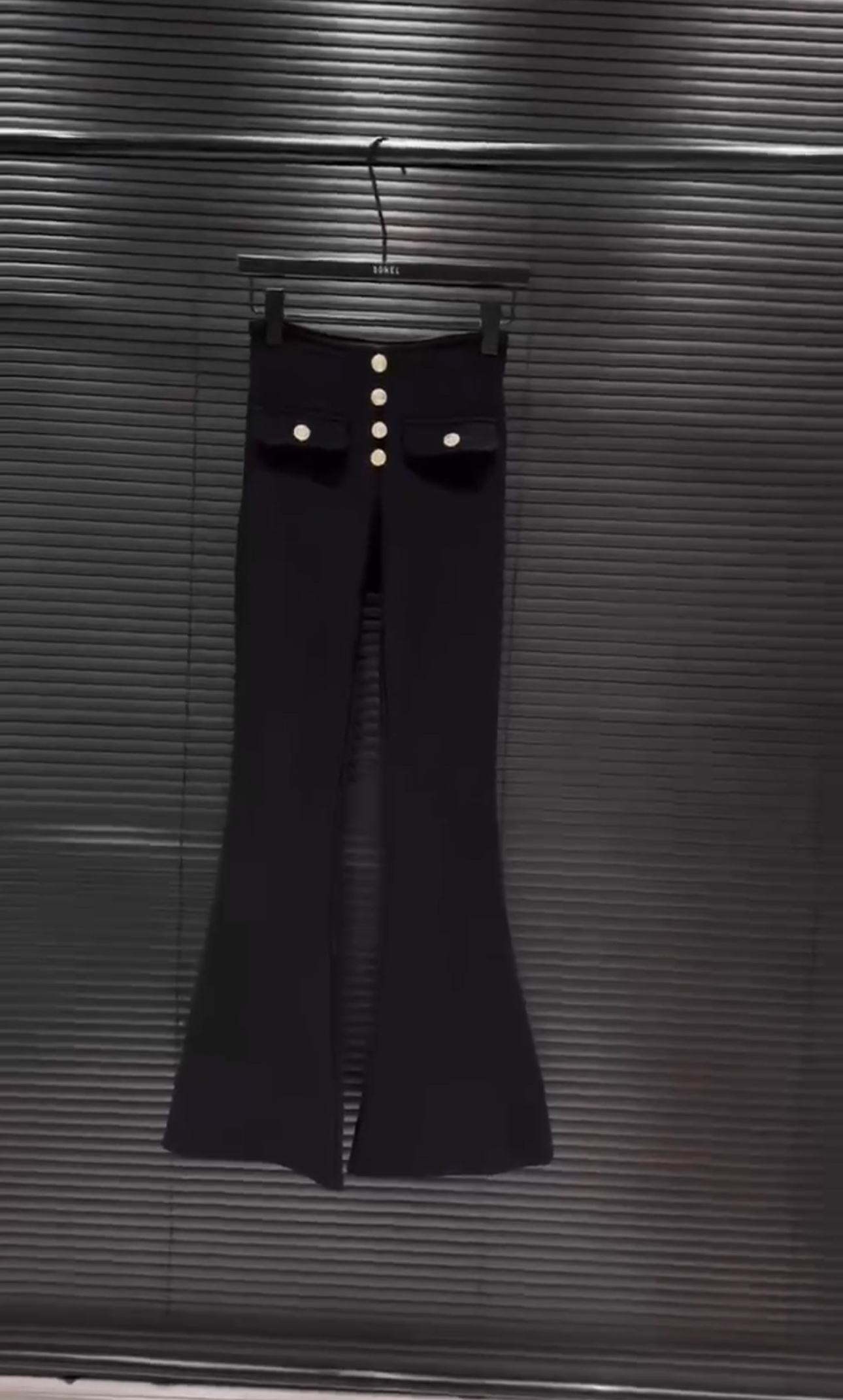 -033款时尚弹力修身微辣长裤