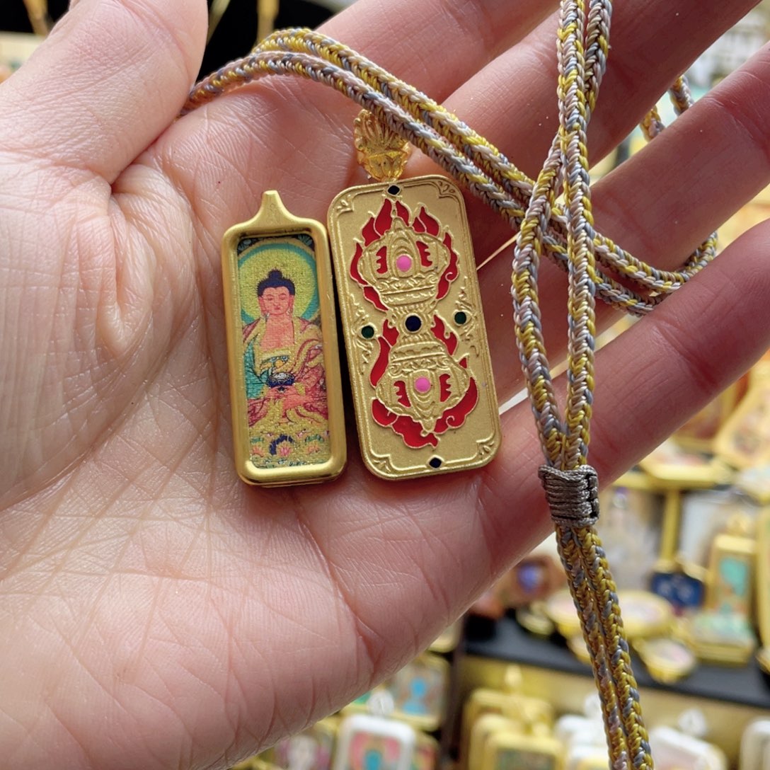 二***鬼铜铁合金类唐卡等多种形式进行了介绍