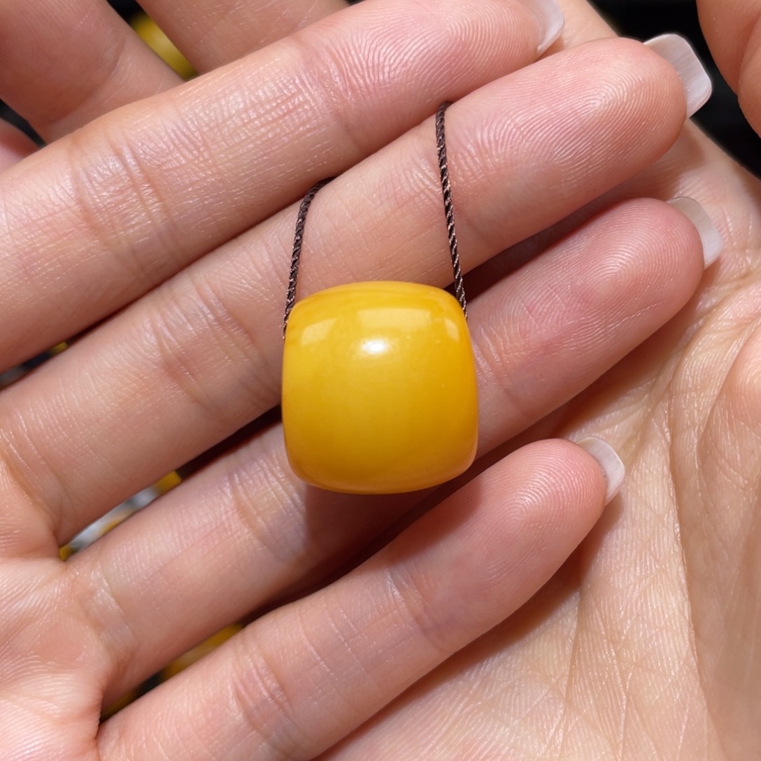 【闪购商品】琥珀裸石未镶嵌马蹄