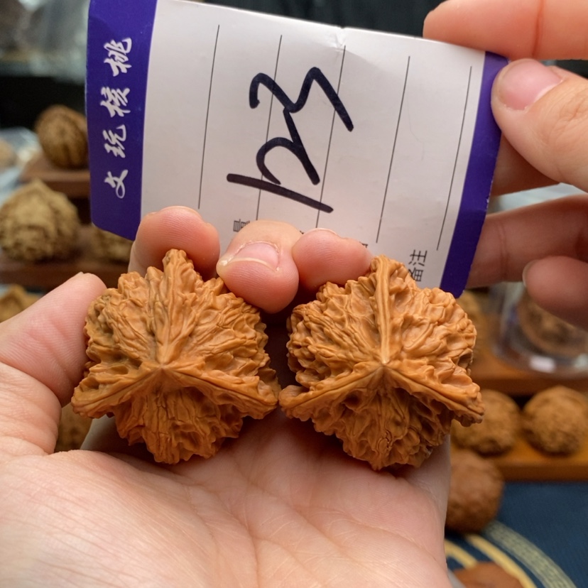 【闪购商品】文玩核桃吊坠38三棱