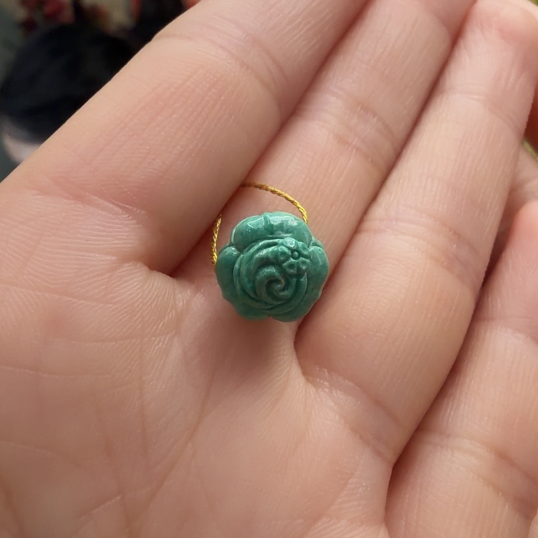 绿松石未镶嵌颈饰