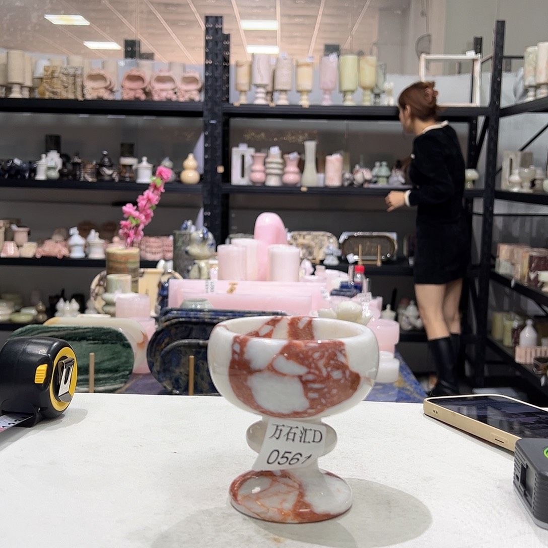 石材0561宝红烛台