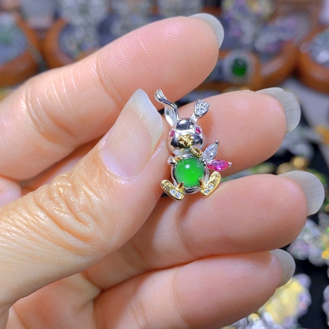 翡翠颈饰银S925镶嵌天然翡翠