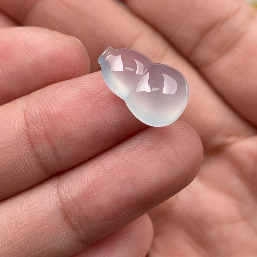 翡翠未镶嵌颈饰白月光葫芦