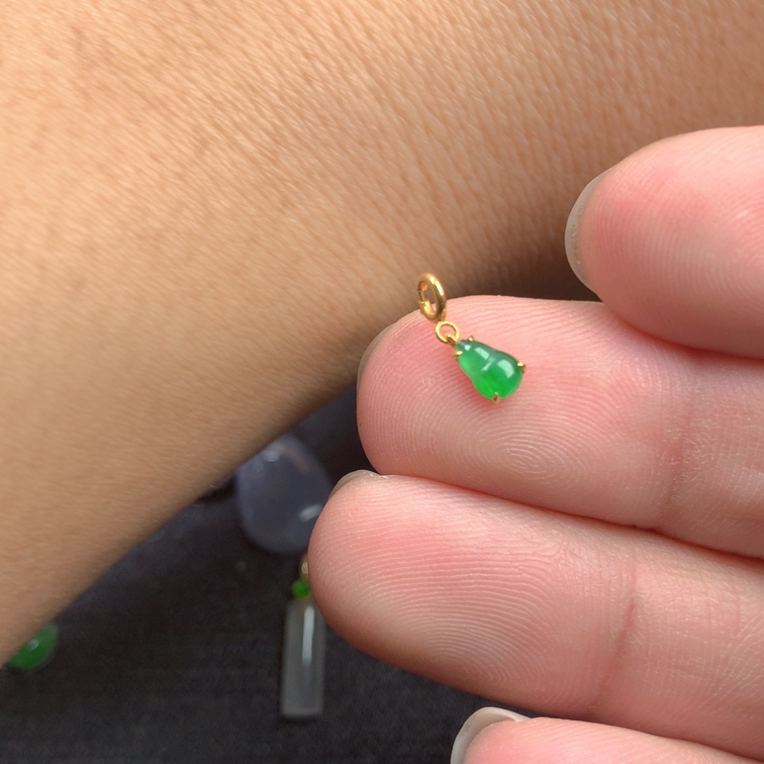 【闪购商品】颈饰18K金镶嵌翡翠翡翠