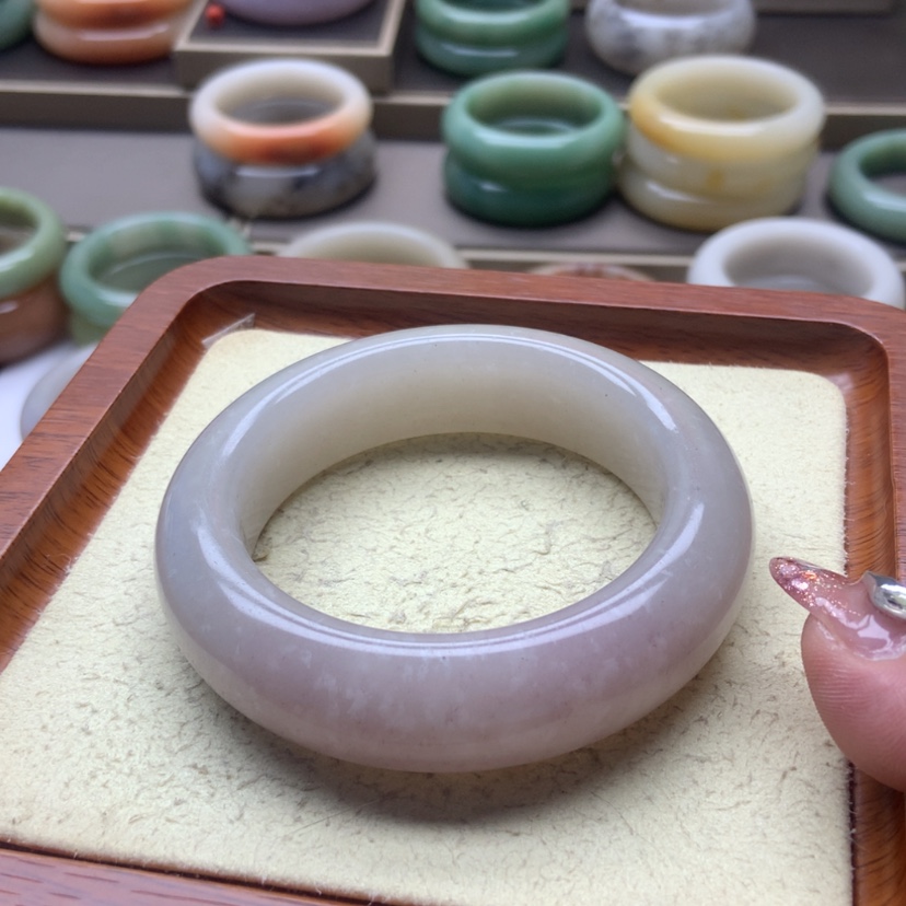 【闪购商品】石英质玉手镯未镶嵌ʚ****۶