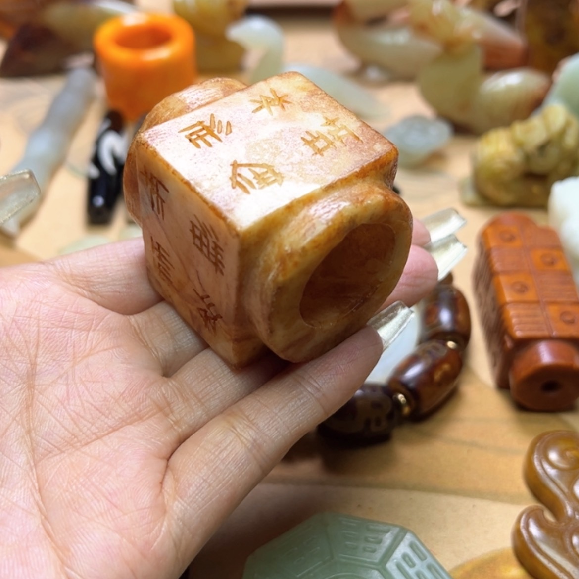 【闪购商品】蛇纹石玉颈饰未镶嵌