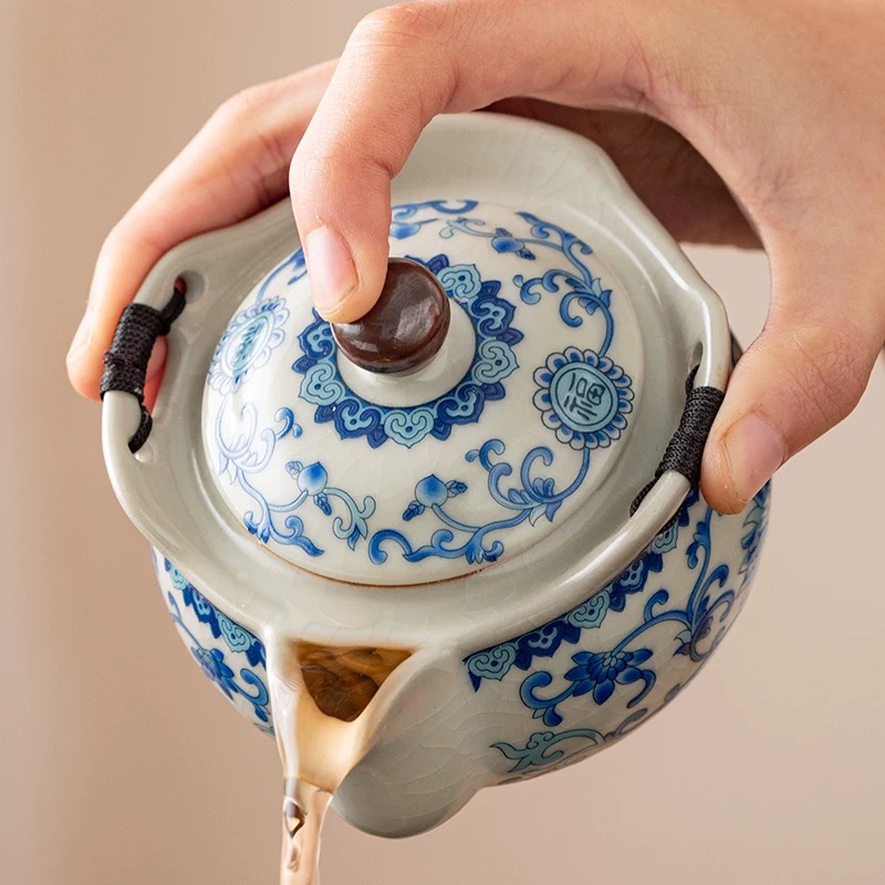 手抓壶【青花缠枝莲】C0724