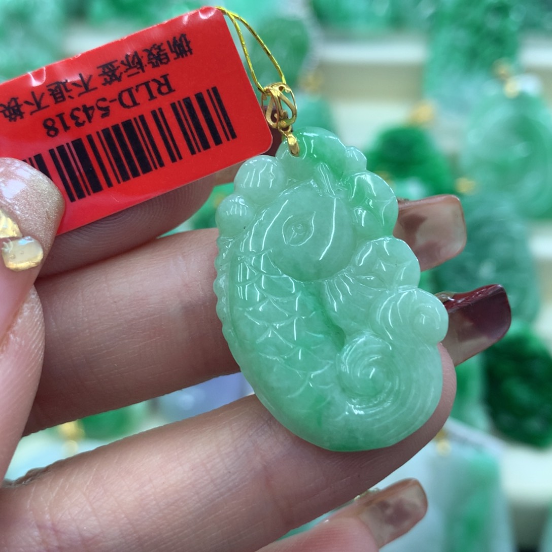 翡翠吊坠(不含链)18K金镶嵌