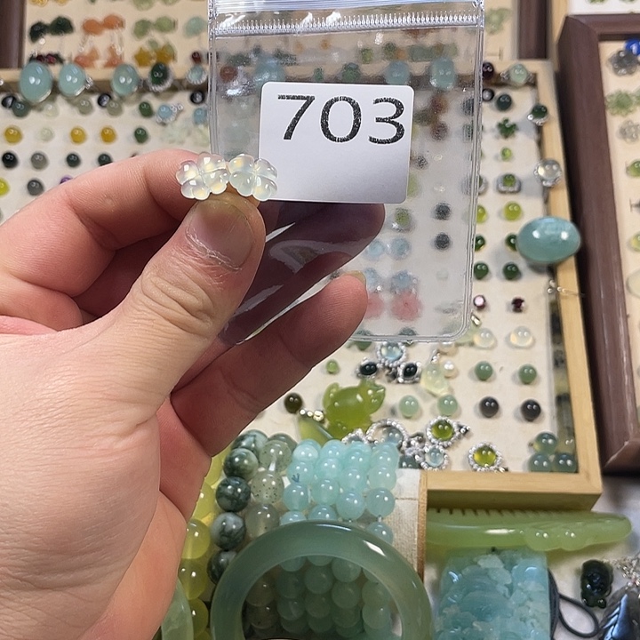 蛇纹石玉合金耳钉