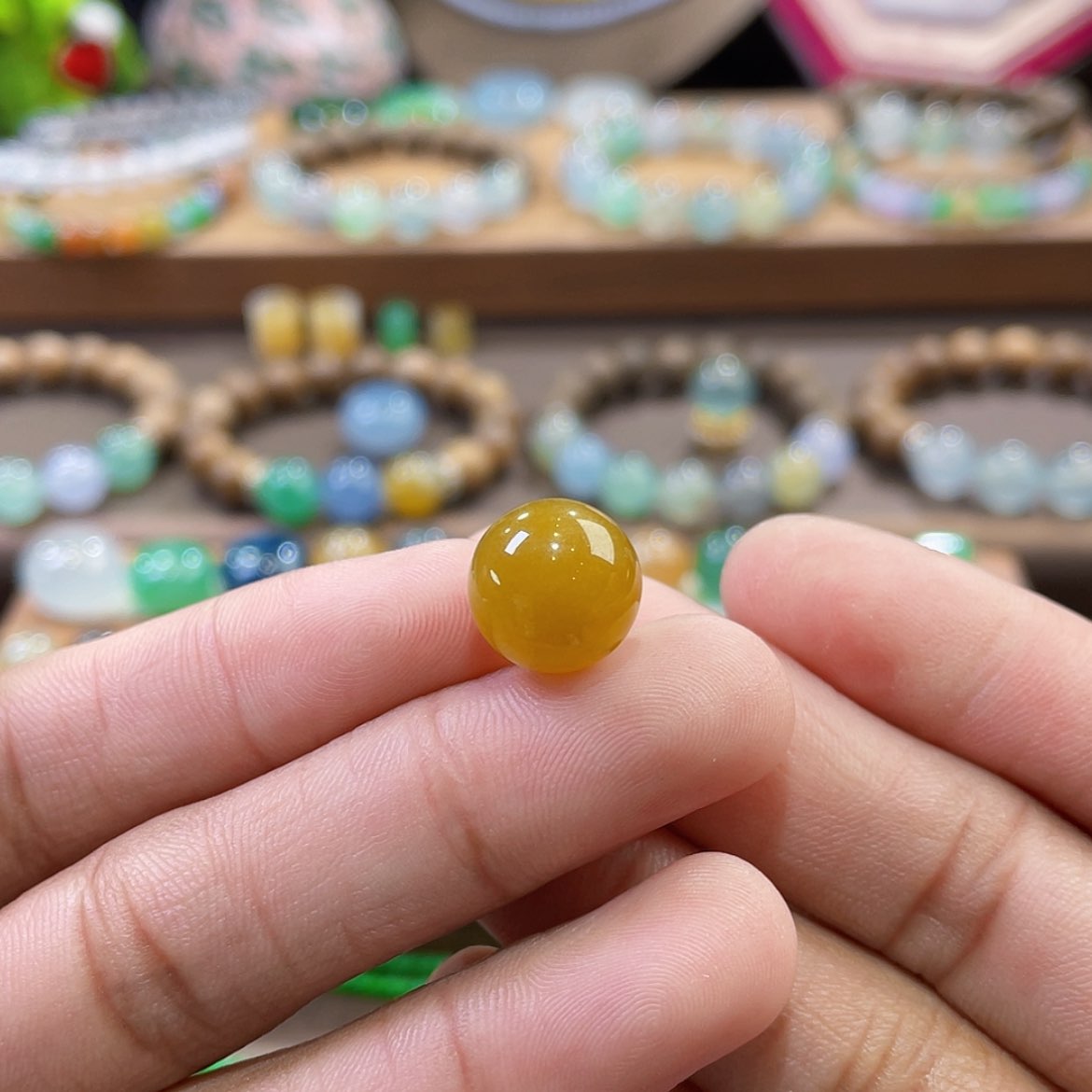 【闪购商品】翡翠颈饰未镶嵌浓黄