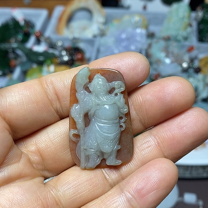翡翠未镶嵌吊坠(赠链)