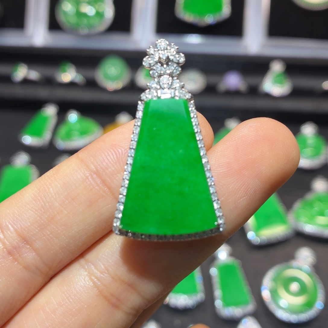 翡翠18K金镶嵌吊坠(不含链)翡翠