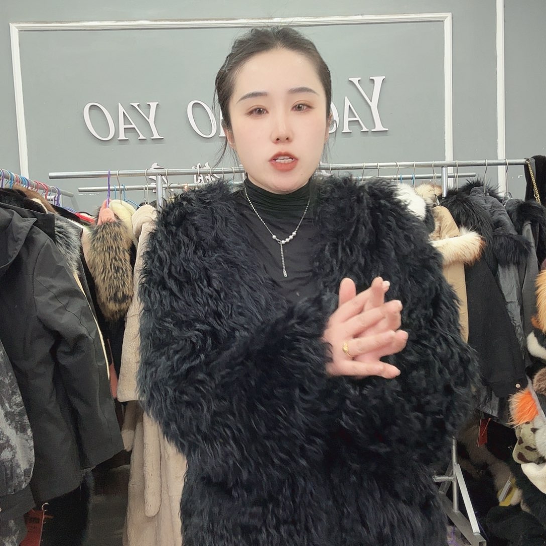 姚小妖家高端皮草