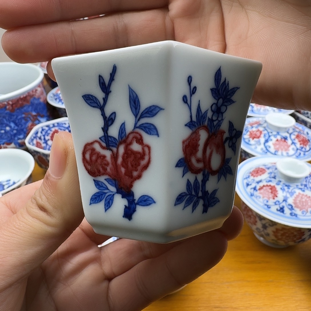 当代青花釉里红六方杯