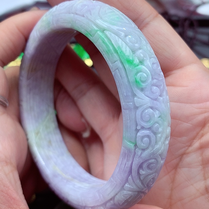 翡翠手镯未镶嵌翡翠