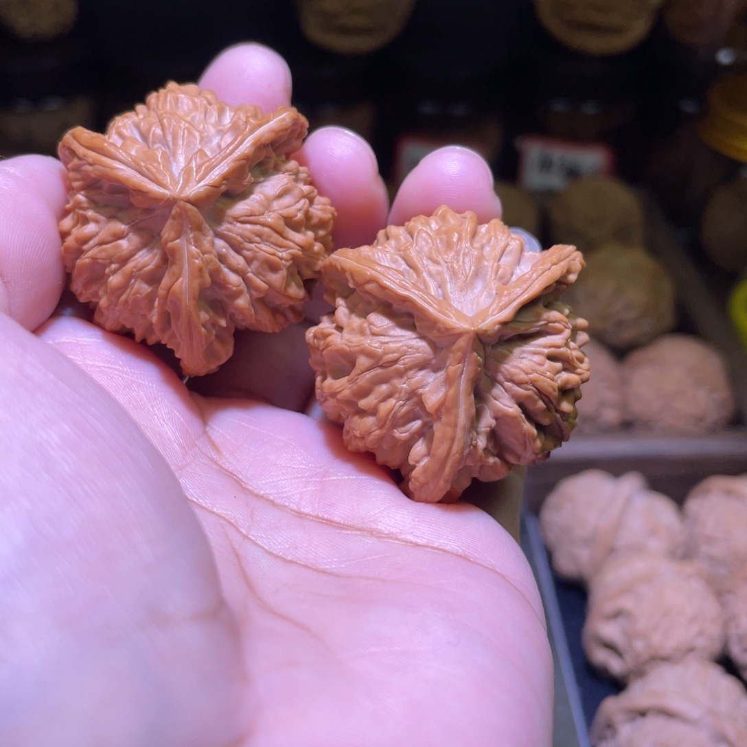 文玩核桃把件三棱